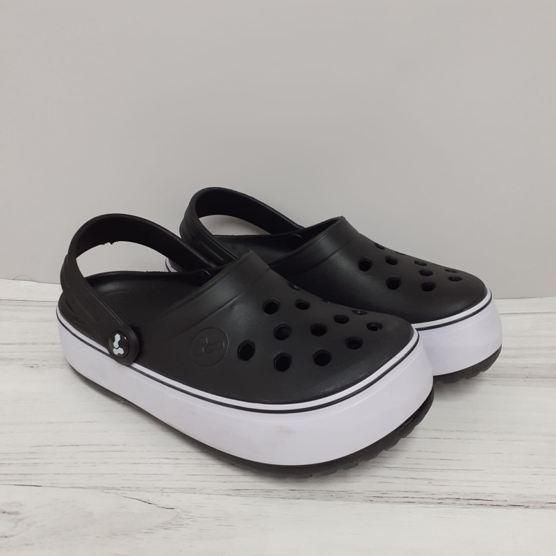 Crocs online harenna plataforma